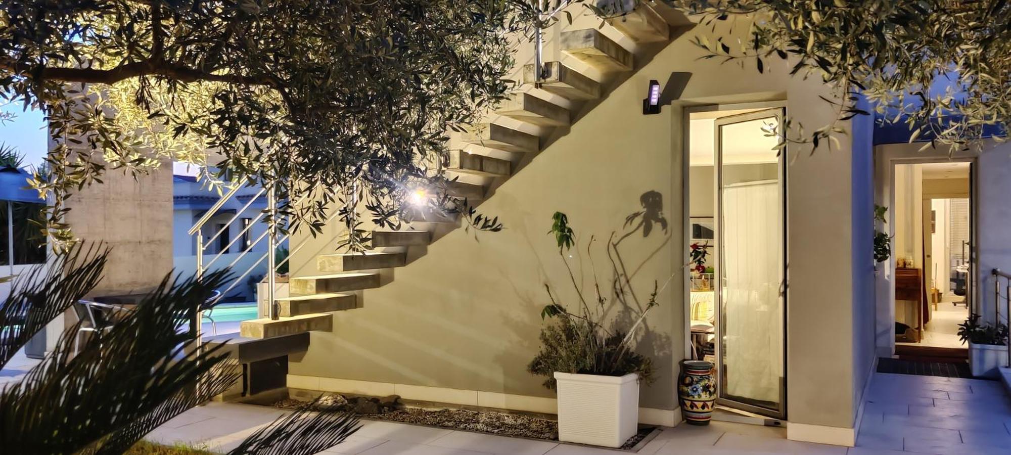 콰르투 산텔레나 Art House Quartu - Margine Rosso B&B 외부 사진