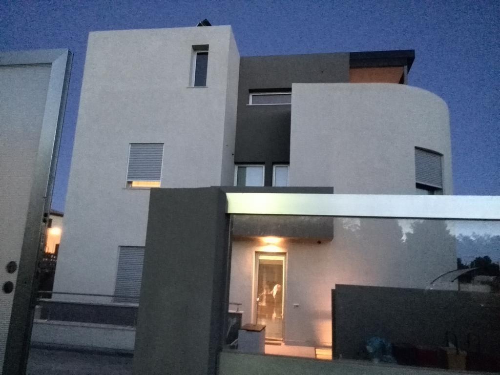 콰르투 산텔레나 Art House Quartu - Margine Rosso B&B 객실 사진