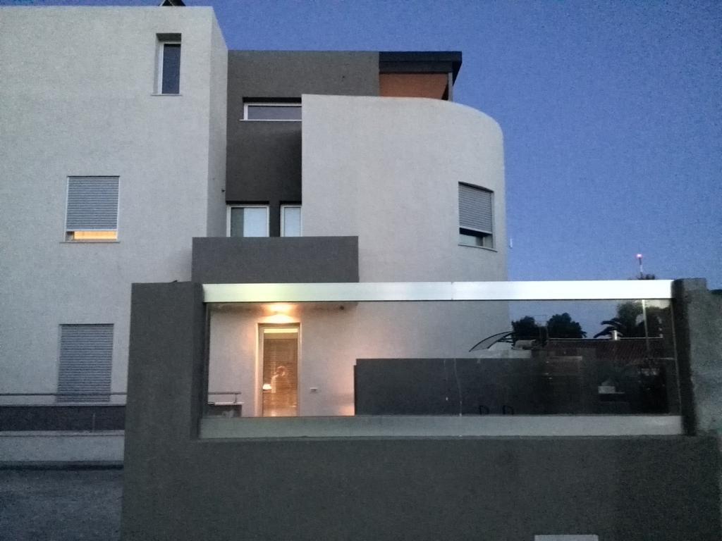 콰르투 산텔레나 Art House Quartu - Margine Rosso B&B 외부 사진