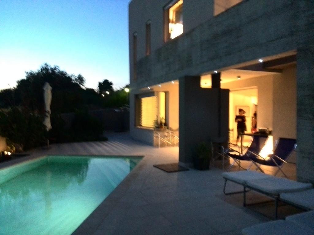 콰르투 산텔레나 Art House Quartu - Margine Rosso B&B 객실 사진