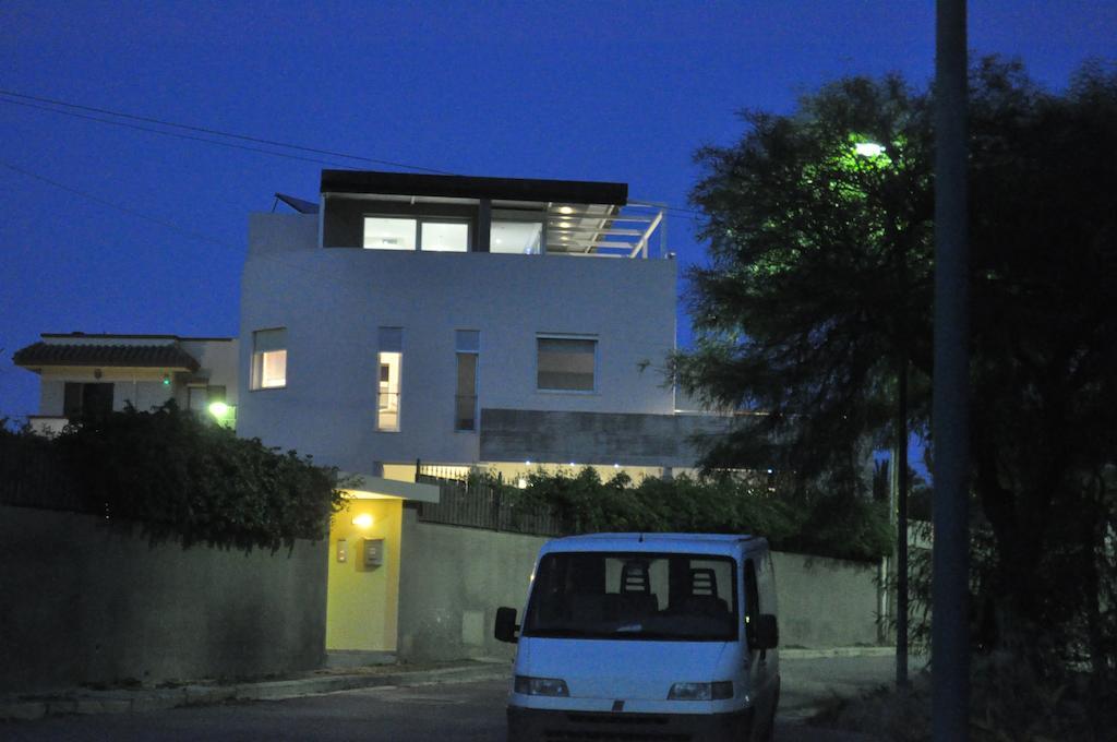 콰르투 산텔레나 Art House Quartu - Margine Rosso B&B 객실 사진