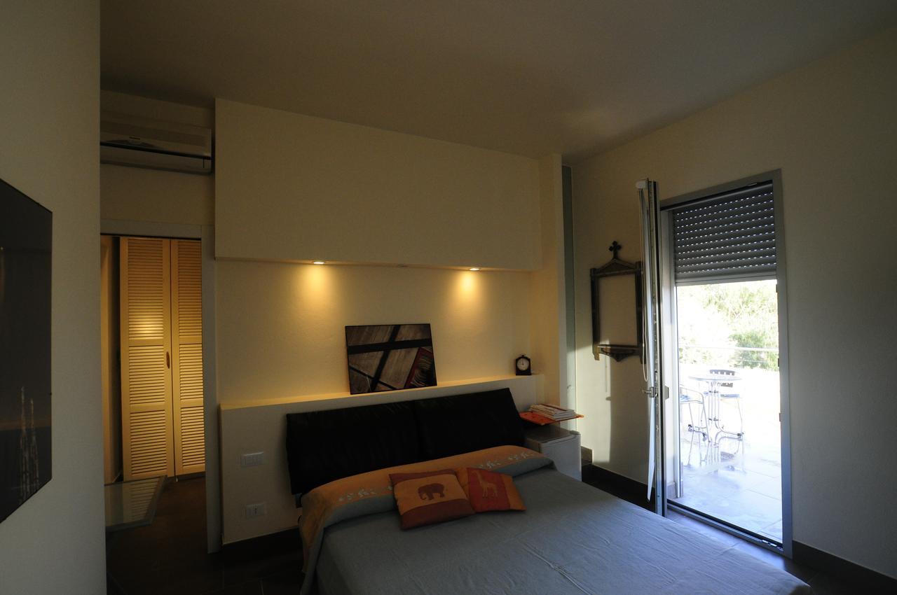 콰르투 산텔레나 Art House Quartu - Margine Rosso B&B 외부 사진