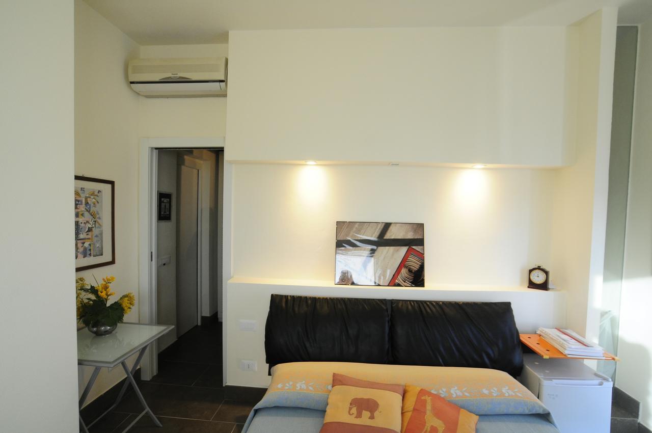 콰르투 산텔레나 Art House Quartu - Margine Rosso B&B 외부 사진